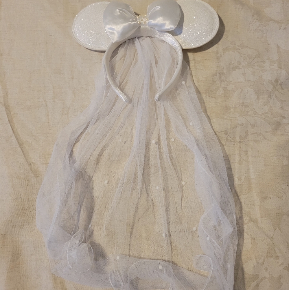 Minnie Mouse Bride Ear Headband